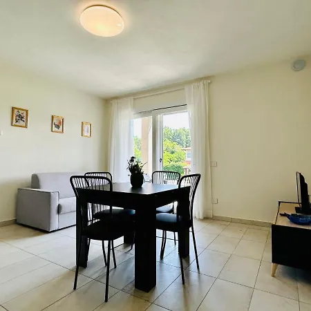 Kibilu - Via Galvani Con Parcheggio E Giardino Privato Appartement Ispra